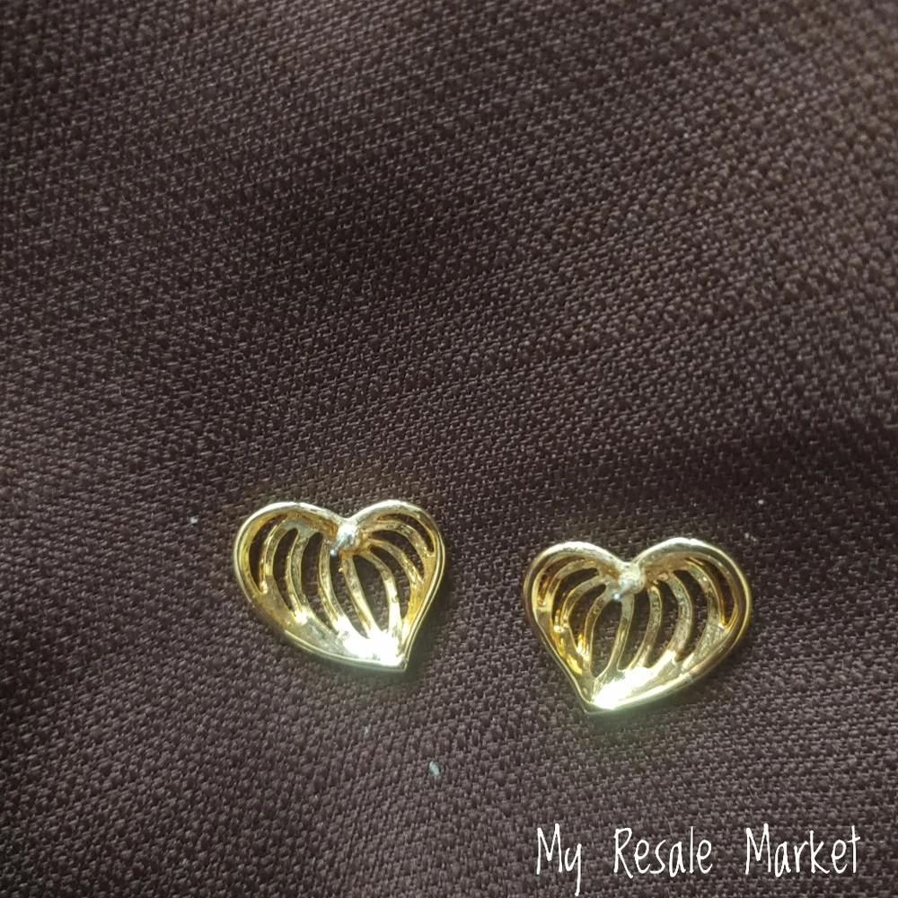 Stud Heart Shaped Earrings - Picture 2 of 3